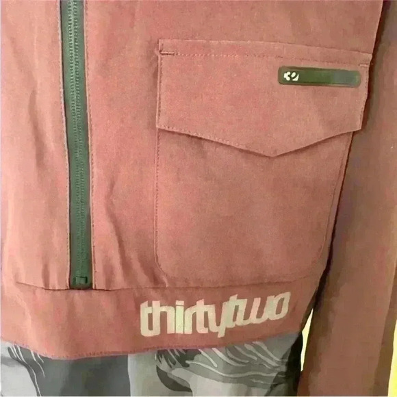 Thirty Two-"4TS REVERT HOODED PULLOVER"
Maroon With Gray Camo Men's Medium EUC! - Picture 10 of 12